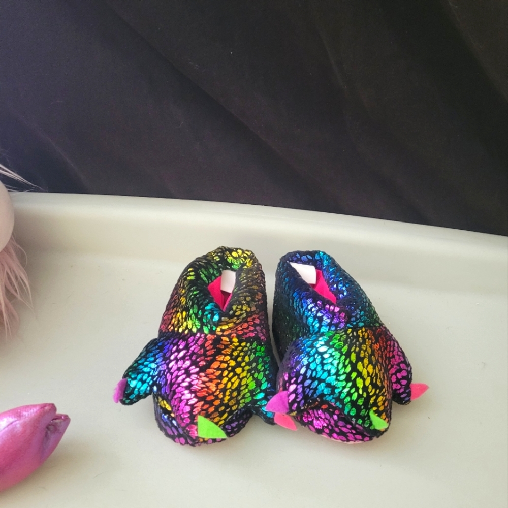 Cozy Dragon/ Dinosaur slippers Toddler medium like new! RAINBOW